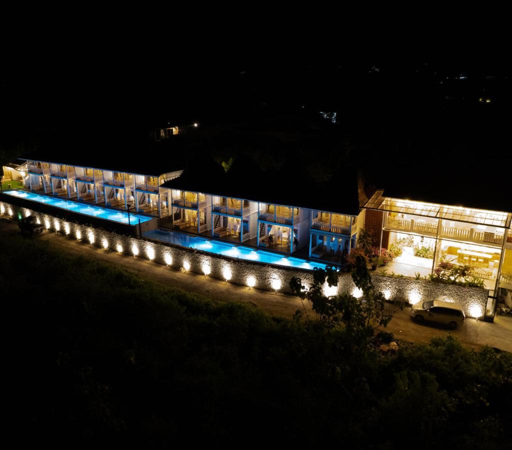 Mambo Hill Resort Toyapakeh 외부 사진